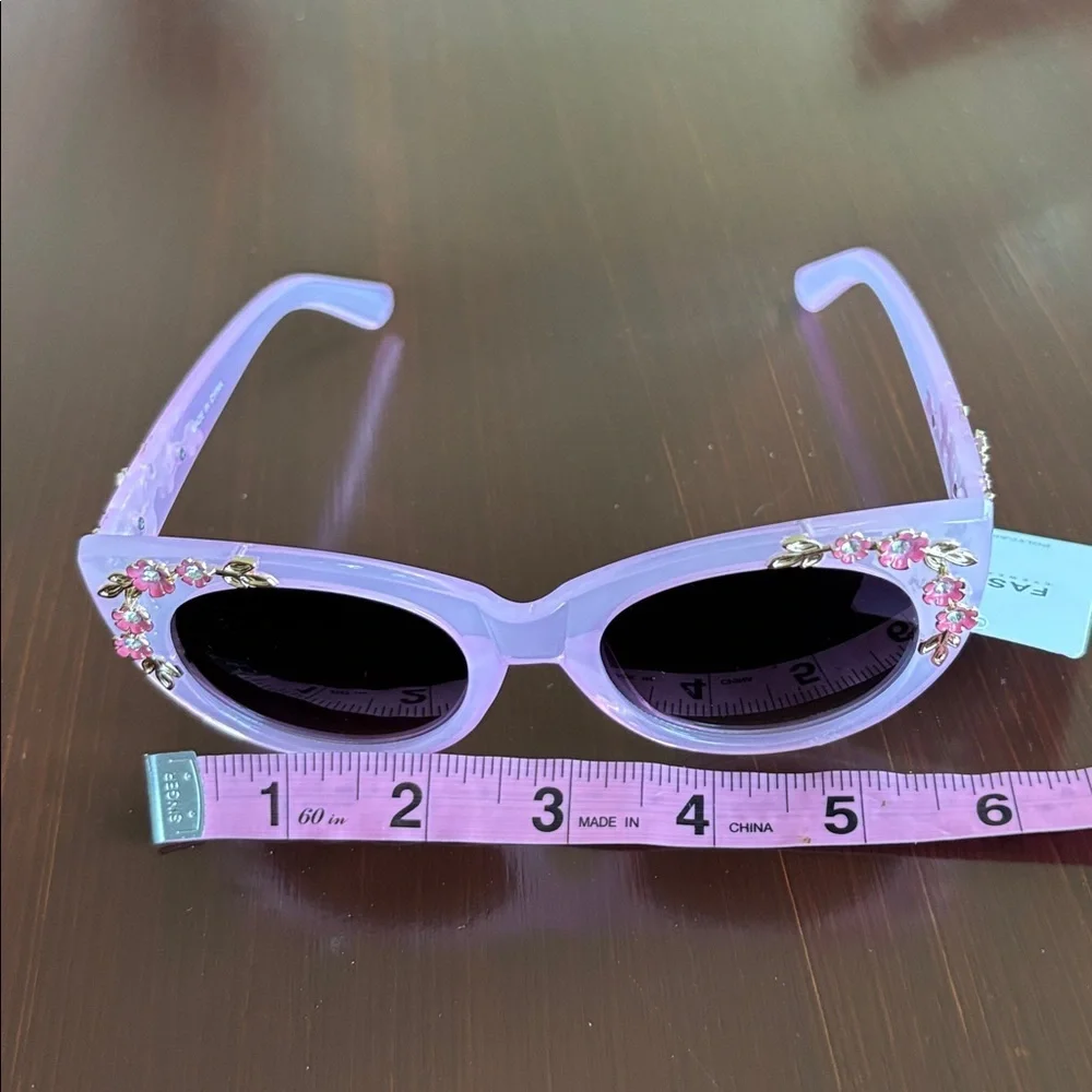 Cat Eye Metal Flowers, Pjnk frame, black /lens, 400% UV protect retro sunglasses